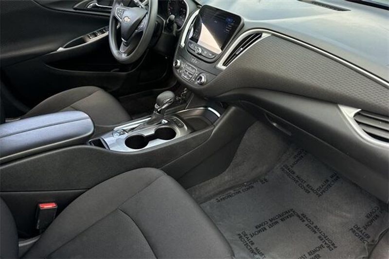 Used 2024 Chevrolet Malibu LTImage 13