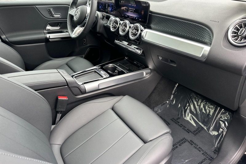 2024 Mercedes-Benz EQB 300Image 18