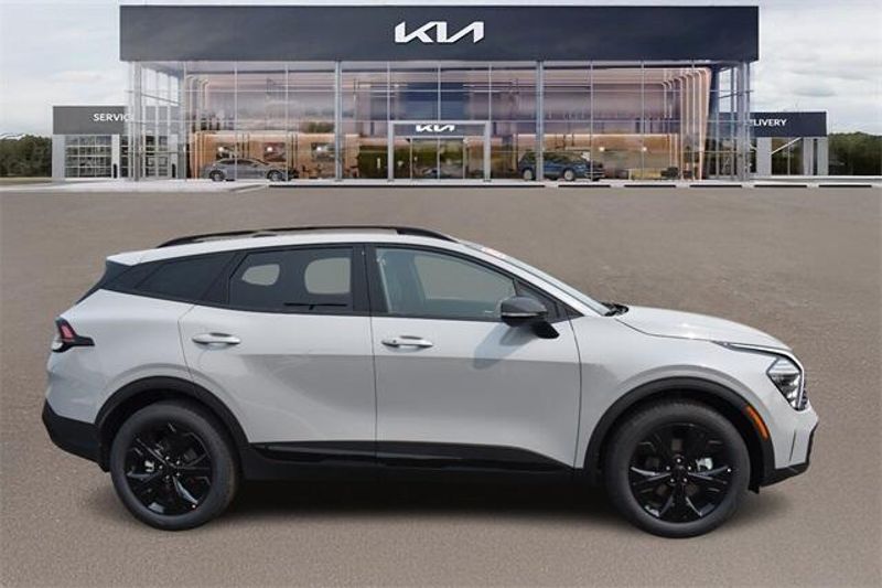 2025 Kia Sportage X-LineImage 2