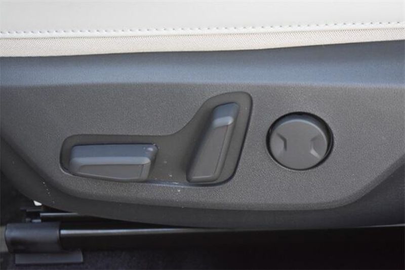 New 2025 Kia Niro EX TouringImage 21