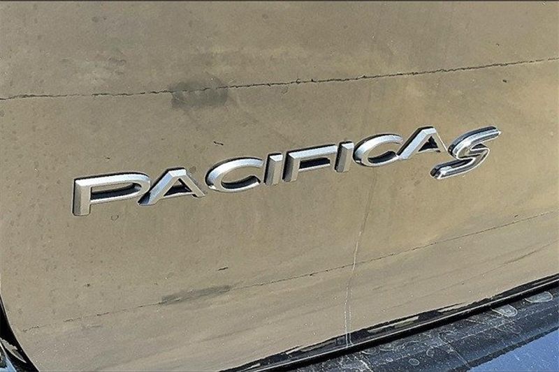 2024 Chrysler Pacifica Touring L AwdImage 19