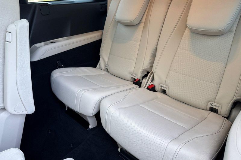 Used 2025 Mercedes-Benz GLS 450Image 17