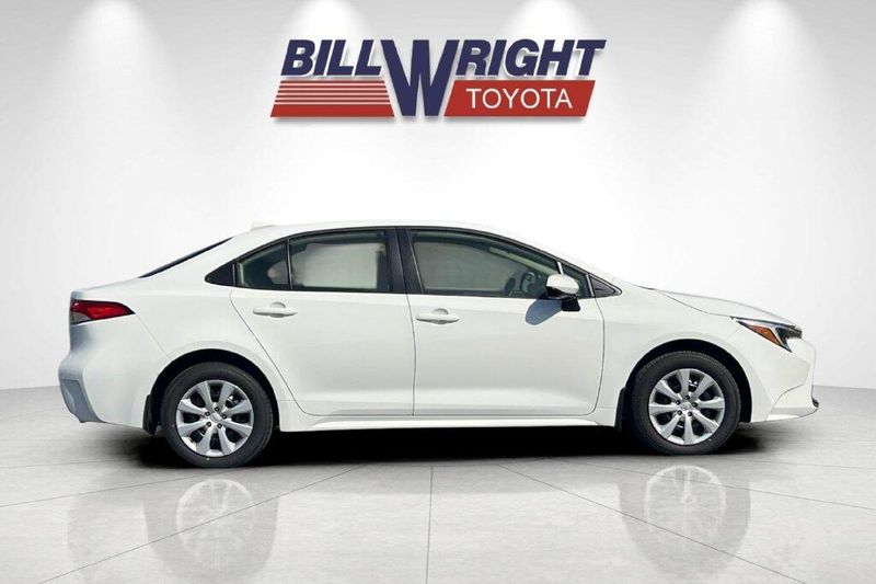 New 2027 Toyota Corolla Hybrid LEImage 2