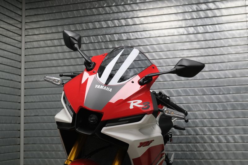 NEW 2026 YAMAHA YZFR3 ABS 70TH ANNIVERSARY EDITION Image 9