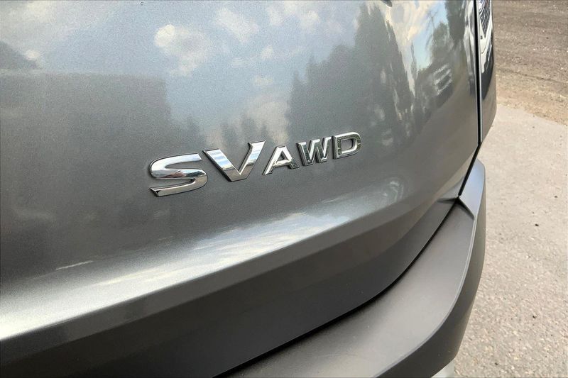 2023 Nissan Rogue SV photo 8