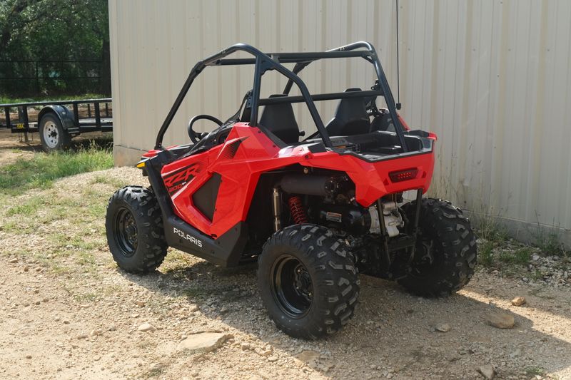 2025 Polaris RZR 200 EFI INDY RED Image 5