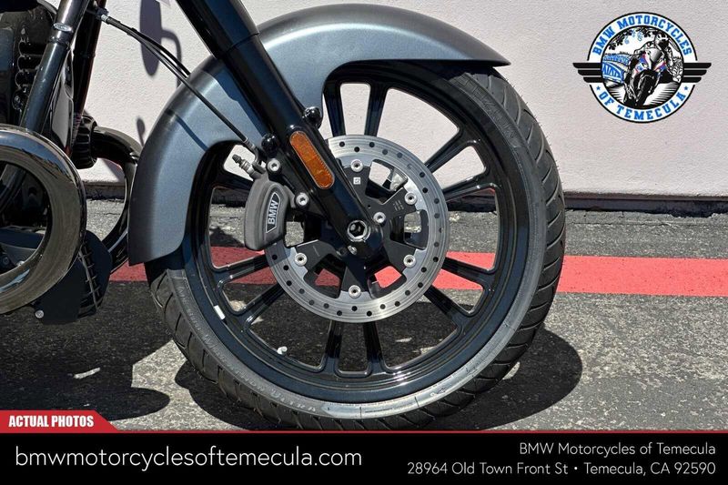 2024 BMW R 18 ROCTANE   in a MINERAL GREY MET MATTE exterior color. BMW Motorcycles of Temecula – Southern California (951) 506-6903 bmwmotorcyclesoftemecula.com 