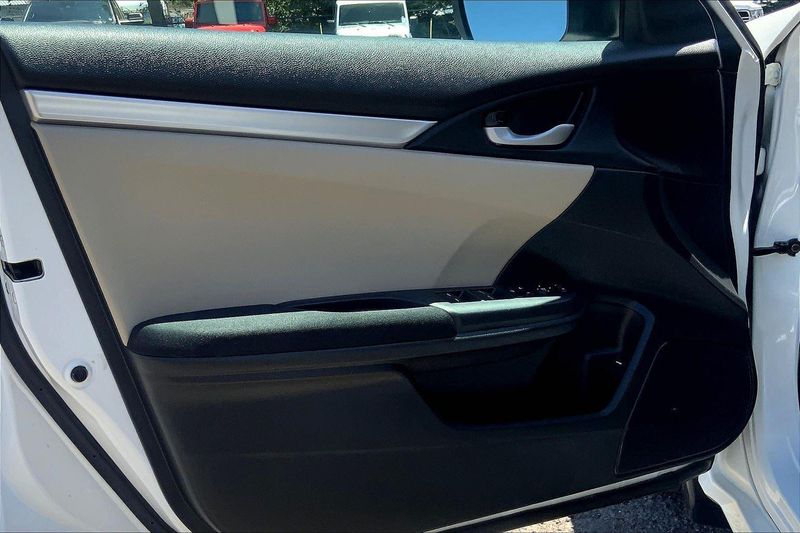2018 Honda Civic LX photo 22