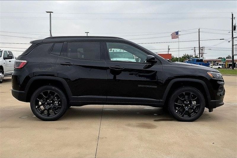 2024 Jeep Compass Latitude 4x4Image 16