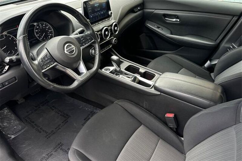 2021 Nissan Sentra SVImage 8