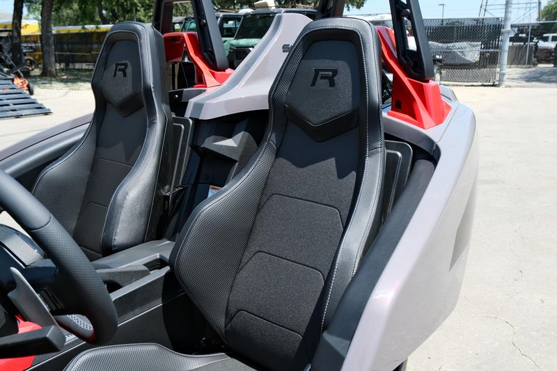 NEW 2026 POLARIS SLINGSHOT R AUTODRIVE Image 16