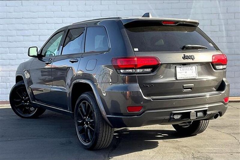 2017 Jeep Grand Cherokee AltitudeImage 10