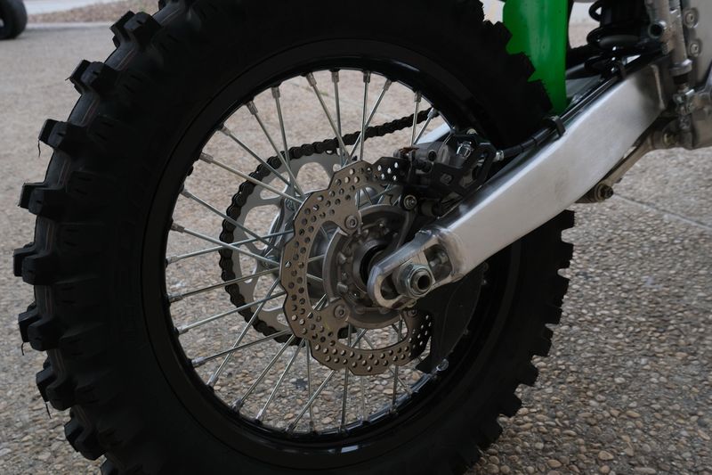 2025 Kawasaki KX450X LIME GREEN Image 14