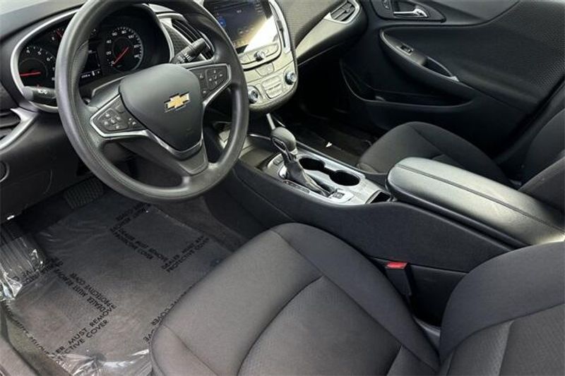 Used 2024 Chevrolet Malibu LTImage 8