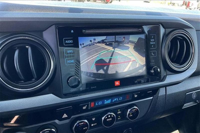 2017 Toyota Tacoma TRD Off-RoadImage 21