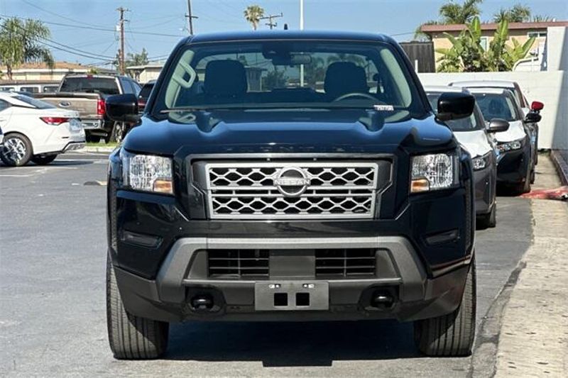 Used 2023 Nissan Frontier SVImage 7