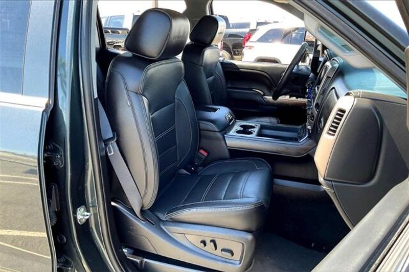 Used 2017 GMC Sierra 2500HD DenaliImage 6