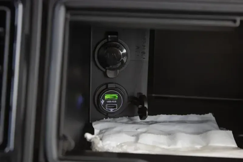 NEW 2026 CAN-AM DEFENDER MAX LIMITED CAB HD11 Image 34