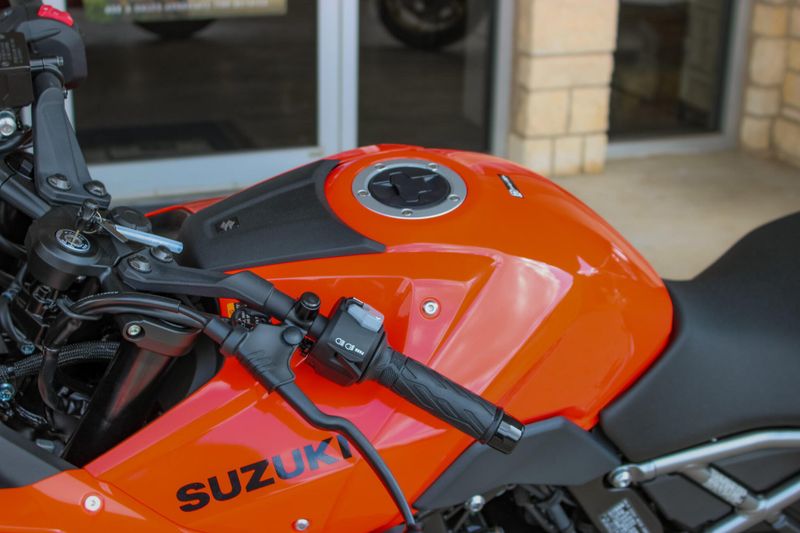 NEW 2026 SUZUKI GSX-8R Image 11