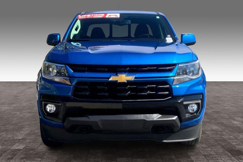 2021 Chevrolet Colorado LT photo 2
