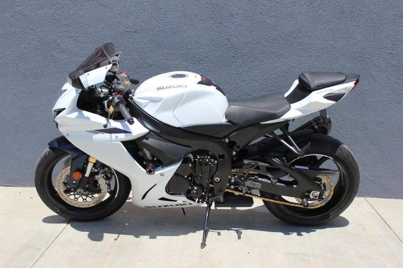 2021 Suzuki GSX-R750M1 CA 750 100th Anniversary Edition Image 5