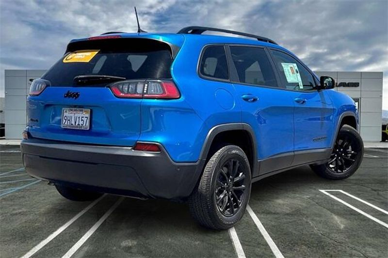 Used 2023 Jeep Cherokee AltitudeImage 13