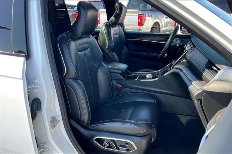 Used 2023 Jeep Grand Cherokee OverlandImage 6