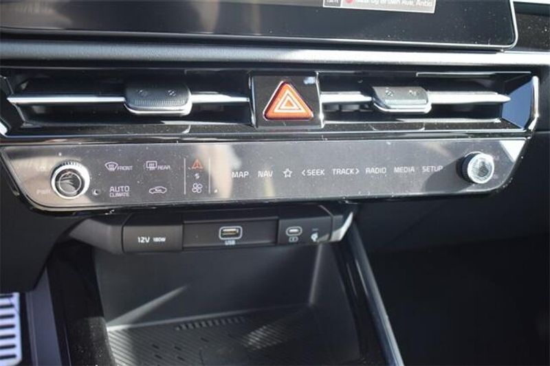 New 2025 Kia Niro EX TouringImage 28
