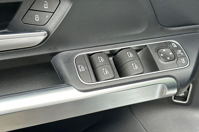 2024 Mercedes-Benz EQB 300Image 12