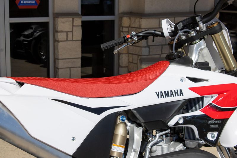 NEW 2026 YAMAHA YZ250 70TH ANNIVERSARY EDITION Image 11