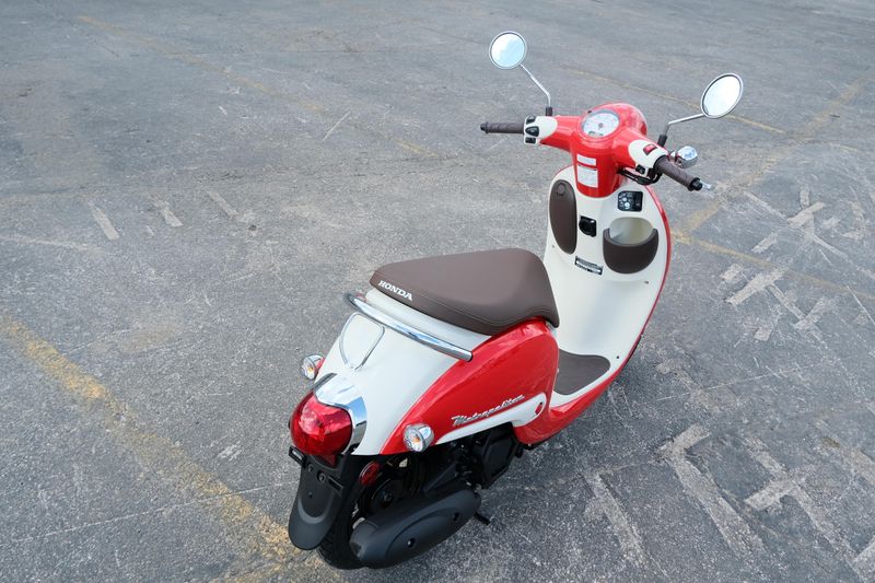 NEW 2025 HONDA METROPOLITAN Image 3