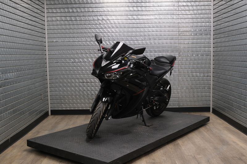 USED 2018 YAMAHA YZF-R3 Image 7