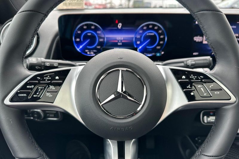 2024 Mercedes-Benz EQB 300Image 27
