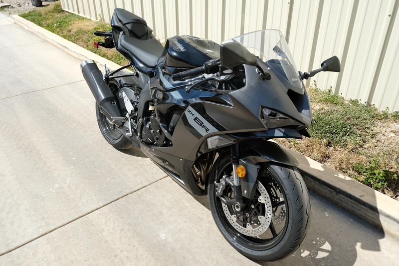 NEW 2026 KAWASAKI NINJA ZX6R Image 1