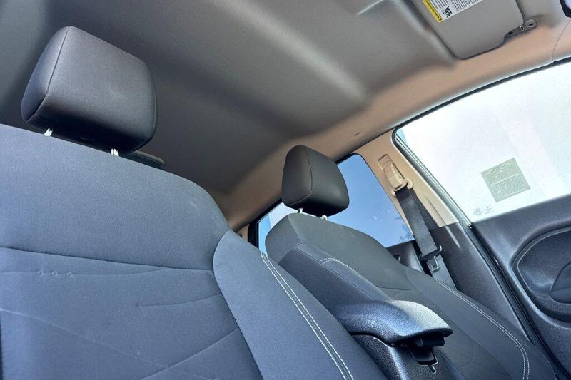 Used 2019 Ford Fiesta SEImage 15