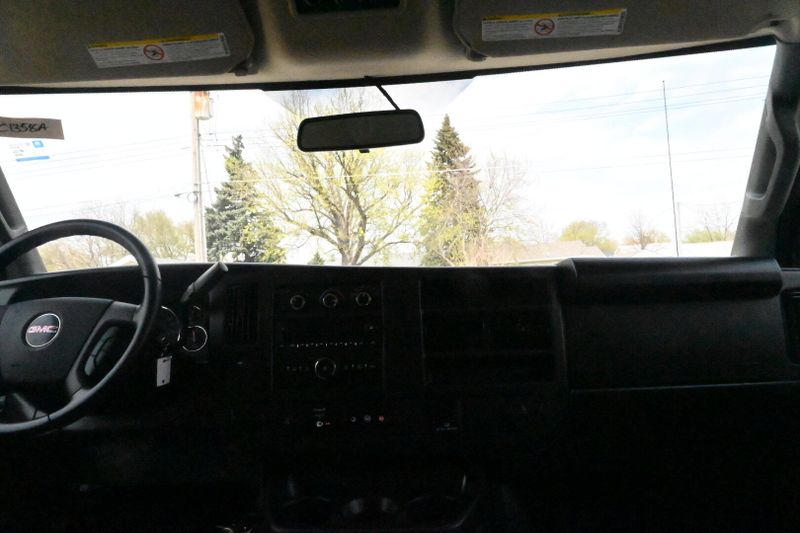 2023 GMC Savana Passenger LSImage 18
