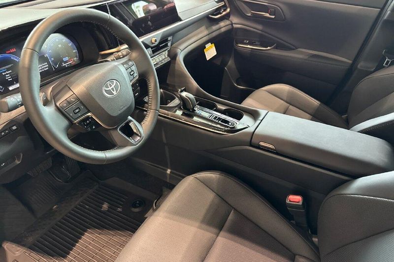 New 2026 Toyota Crown Signia XLEImage 9