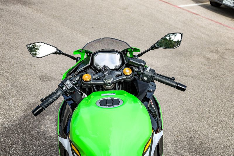 2025 Kawasaki NINJA ZX4RR ABS KRT EDITION ABS LIME GREEN AND EBONY AND PEARL BLIZZARD WHITE Image 16