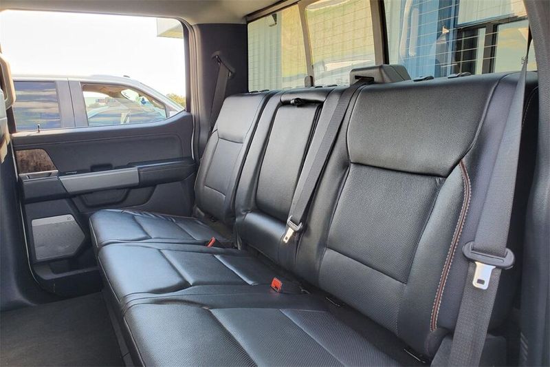 2024 Ford F-350 Lariat photo 29
