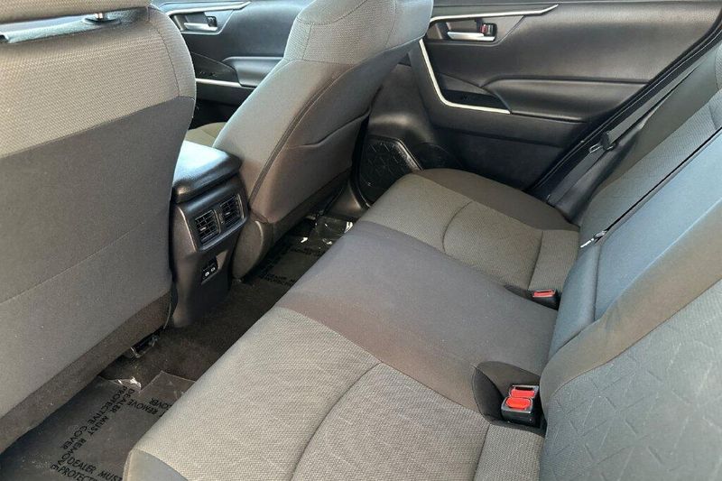 Used 2025 Toyota RAV4 XLEImage 11