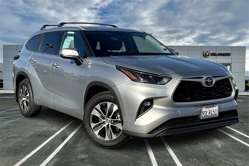 2022 Toyota Highlander XLEImage 12