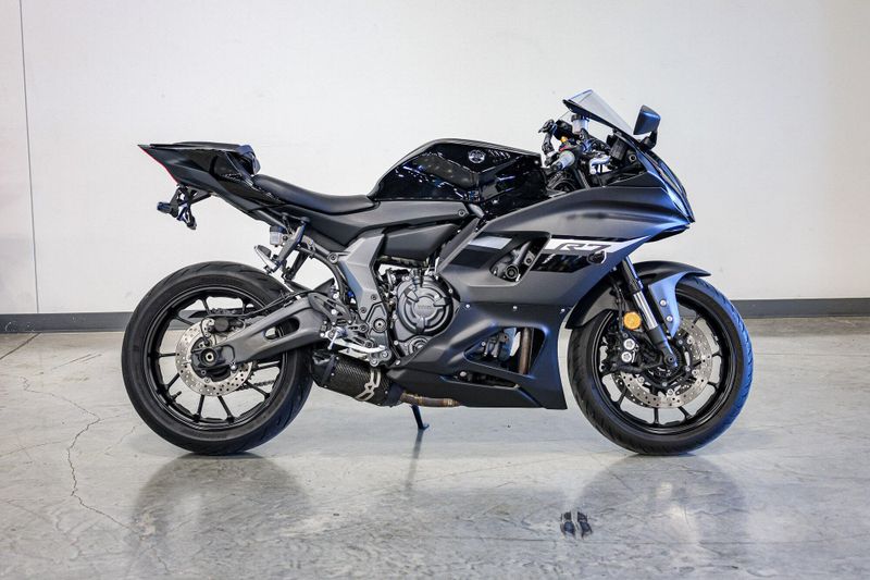 2024 Yamaha YZFR7Image 6