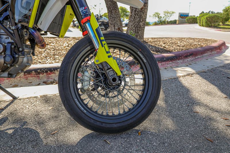 USED 2023 HUSQVARNA SUPERMOTO 701 Image 28