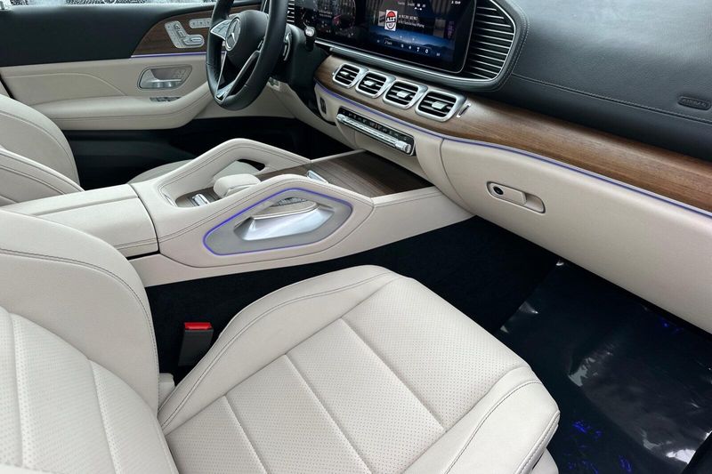 Used 2025 Mercedes-Benz GLS 450Image 19