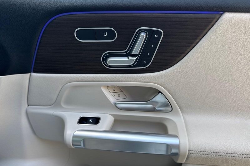 Used 2026 Mercedes-Benz GLB 250Image 20
