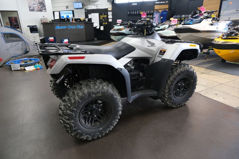 2024 Honda FOURTRAX RUBICON 4X4 AUTOMATIC MATTE SILVER METALLIC Image 9