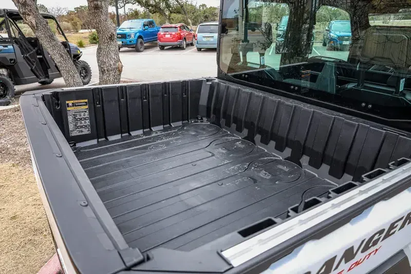 2025 Polaris RANGER CREW XD 1500 NORTHSTAR EDITION ULTIMATE GHOST WHITE METALLIC SMOKE Image 12