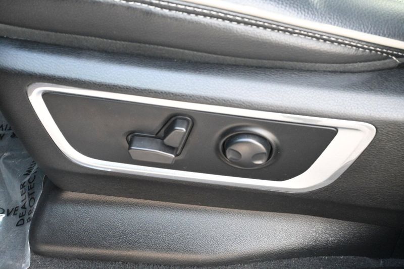 2022 RAM 1500 LaramieImage 15