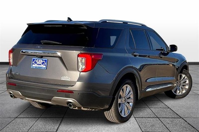 2022 Ford Explorer LimitedImage 13