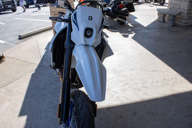 USED 2025 SUZUKI DRZ4SM Image 4